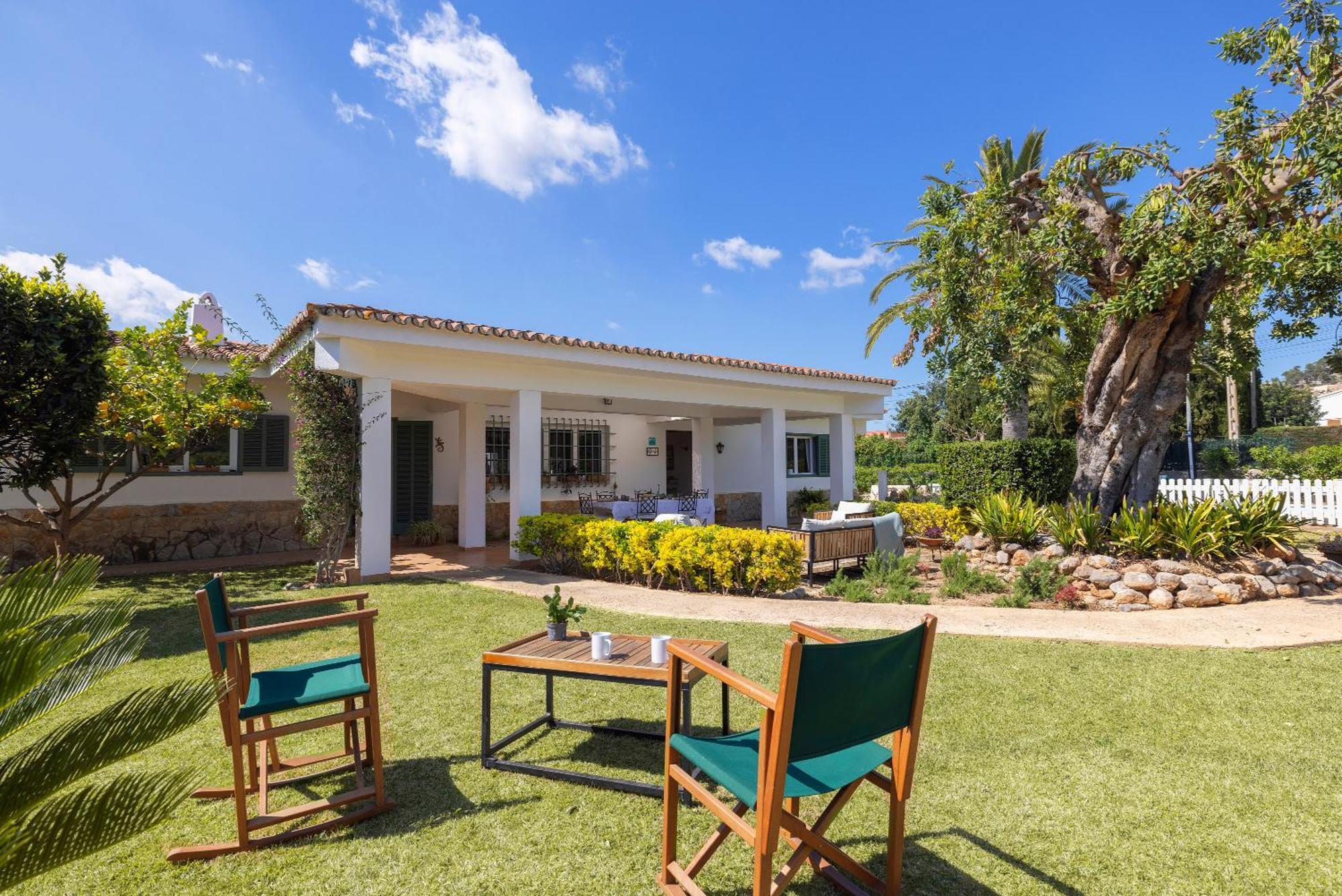 Ideal House For Two Families With Pool And Barbecue Plamanyola 외부 사진