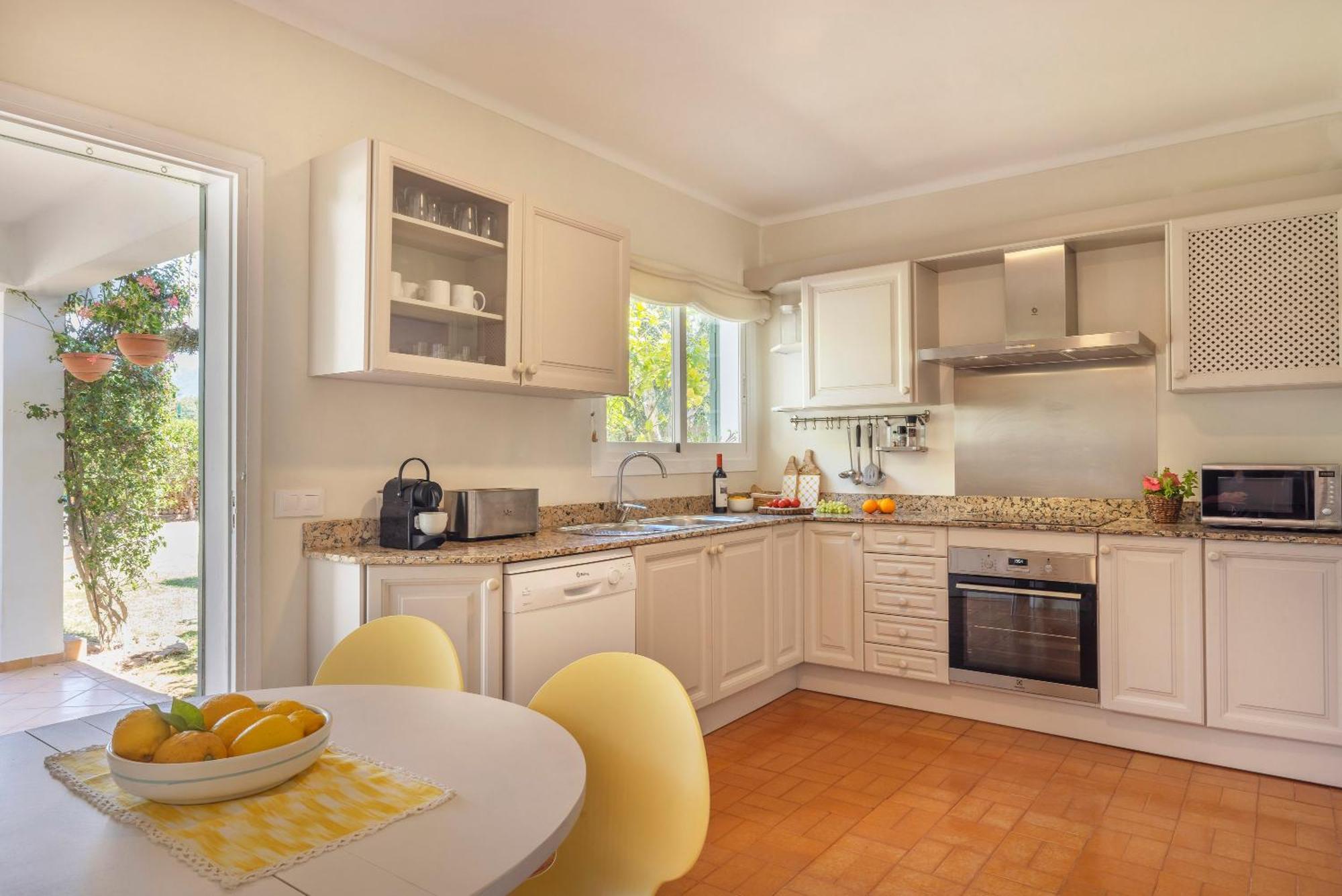 Ideal House For Two Families With Pool And Barbecue Plamanyola 외부 사진